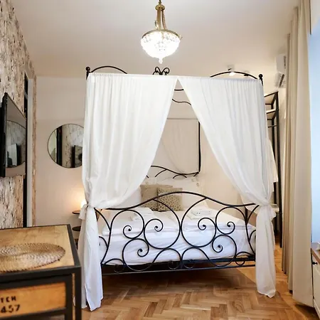 Mm Apartment